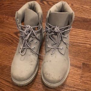 GREY TIMBERLANDS